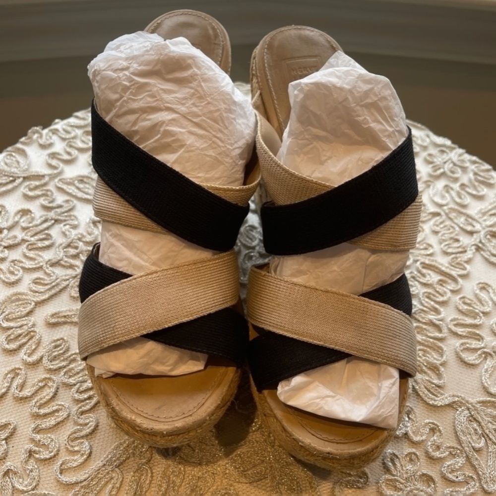 Herve ledger wedges